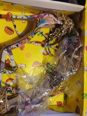 Lemon Drop by  with rhinestones Multicolor Floral Strappy Heels sz 10